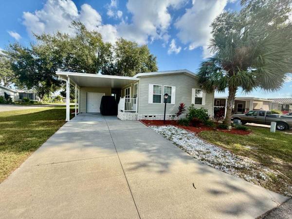 Photo 1 of 2 of home located at 613 Water Oak Blvd Lady Lake, FL 32159