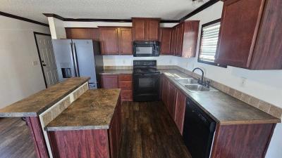 Mobile Home at 17827 Dennis St Brownstown, MI 48174