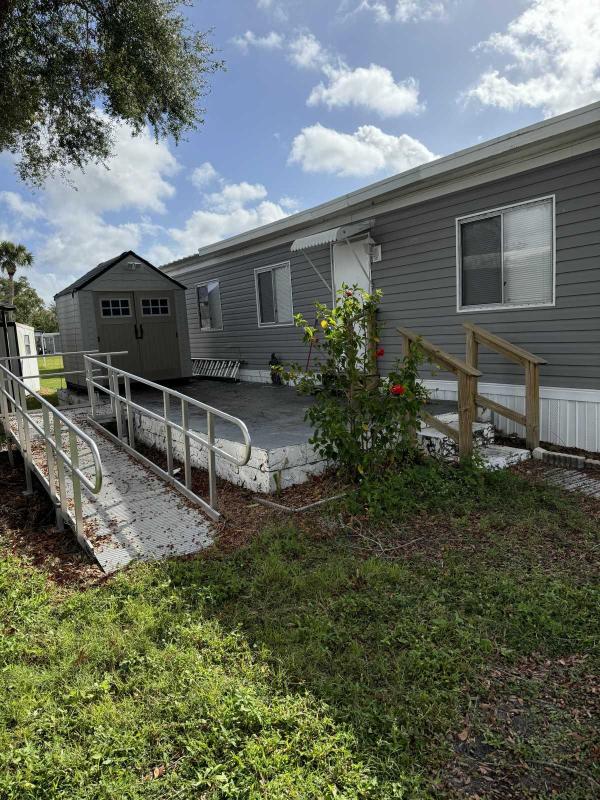 Photo 1 of 2 of home located at 325 Rosedale Ave #4 Saint Cloud, FL 34769