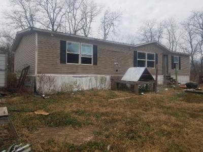 Mobile Home at 1978 E 475th Rd Lot Half Way, MO 65663