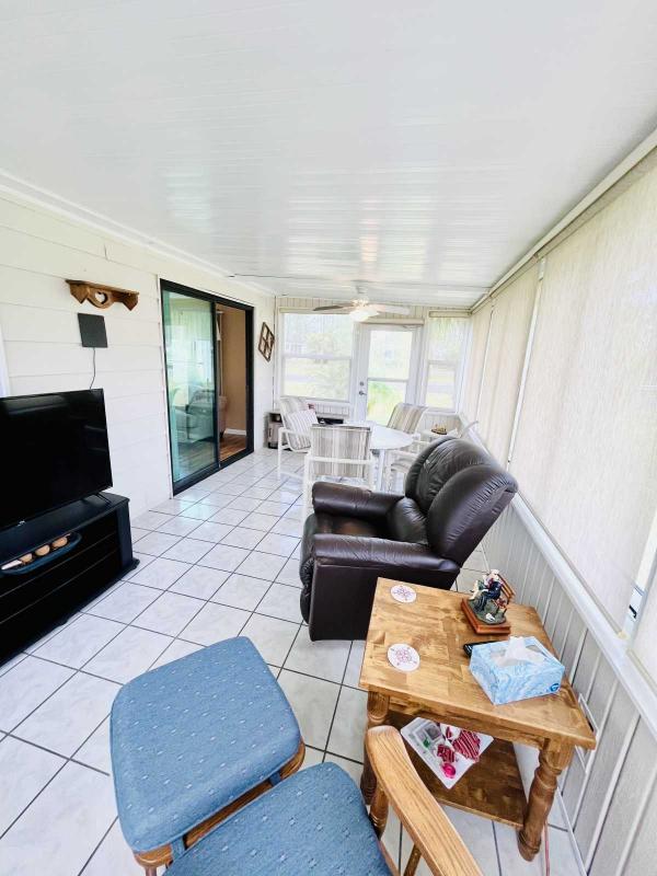 1983 Thin Manufactured Home