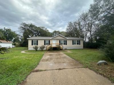 Mobile Home at 1202 S Houston St Longview, TX 75602