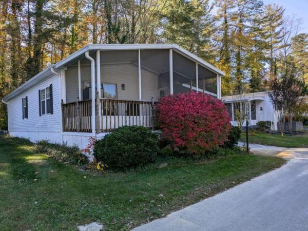 Photo 1 of 2 of home located at 88 Yellow Buckeye Ln. Henderson, NC 28739