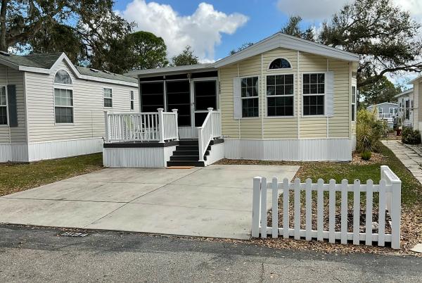 2006  Mobile Home For Sale