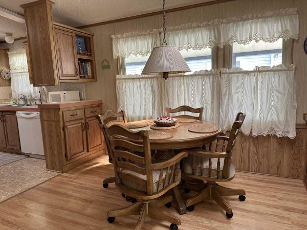 1988 Fleetwood Brookfield Manufactured Home