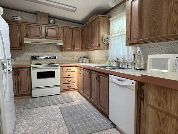 1988 Fleetwood Brookfield Manufactured Home