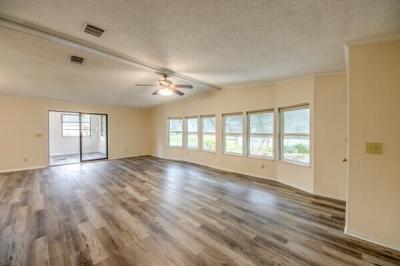 Photo 5 of 66 of home located at 19759 Cypress Woods Ct. Lakeland, FL 33803