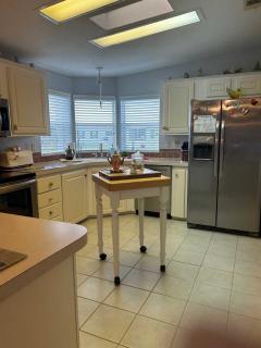 Photo 4 of 11 of home located at 450 Tall Oak Road Naples, FL 34113