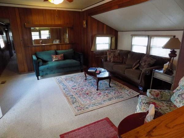 1972 Holly Park Manufactured Home