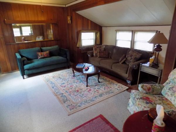 1972 Holly Park Manufactured Home