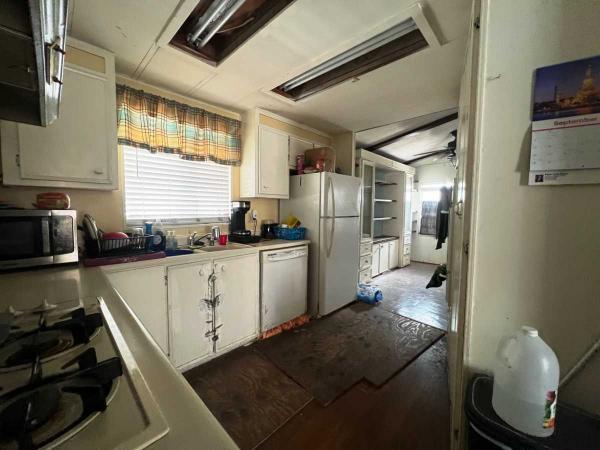 1981 Golden West SM08P6 Manufactured Home