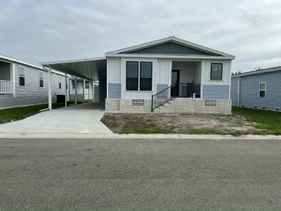 Photo 4 of 20 of home located at 7812 Cameo Lane (Site 0047) Ellenton, FL 34222