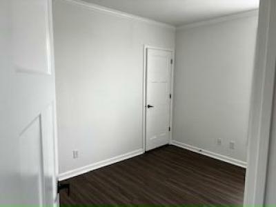 Photo 5 of 20 of home located at 1615 Voyager Drive Sarasota, FL 34234