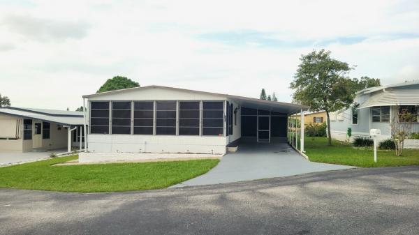 Photo 1 of 2 of home located at 104 Baywood Drive Dundee, FL 33838