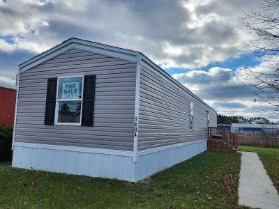 Mobile Home at 148 A St Cadillac, MI 49601