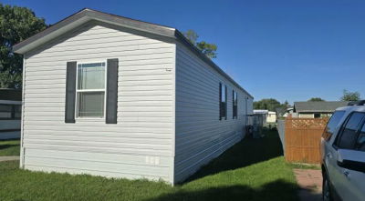 Mobile Home at 703 6th Ave SE Mandan, ND 58554