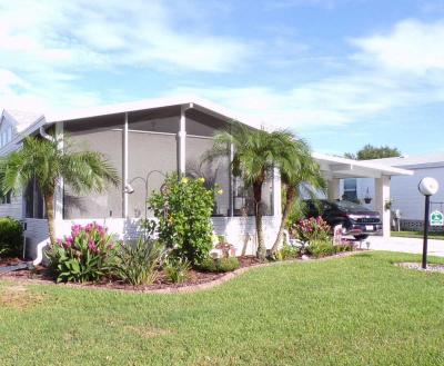 Photo 2 of 21 of home located at 4721 Crestwicke Dr. Lot #664 Lakeland, FL 33801