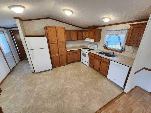 2004 Holly Park Mobile Home For Sale