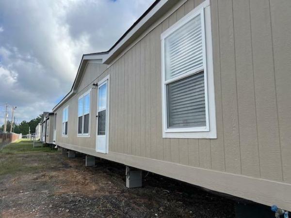 Photo 1 of 2 of home located at Rodney's Mobile Home Service 12135 Highway 59 Splendora, TX 77372