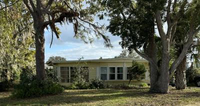 Mobile Home at 1105 Hudson Way Grand Island, FL 32735