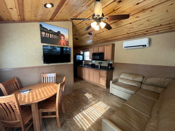 2014 FLEETWOOD 14362S Mobile Home