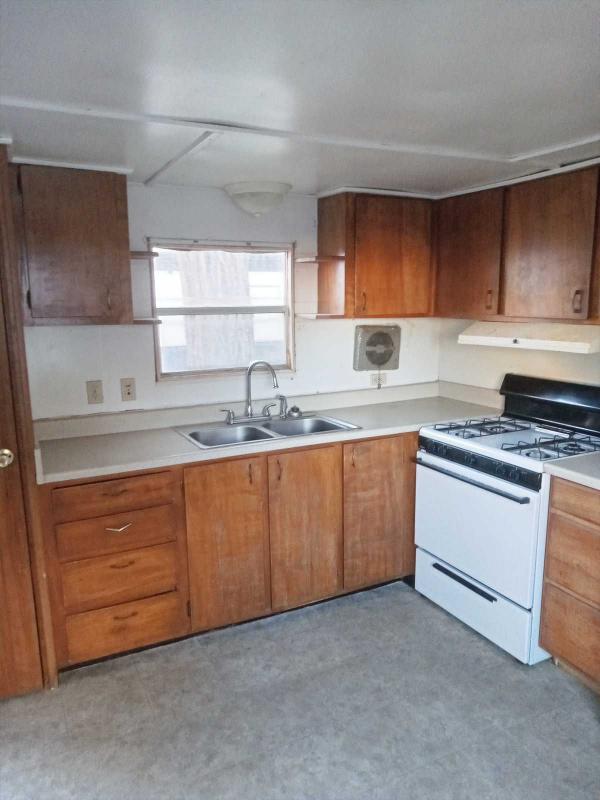 1972 Crestwood Mobile Home