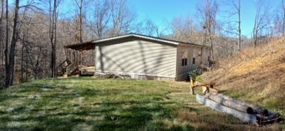 Mobile Home at 422 Broad Branch Rd Bakersville, NC 28705