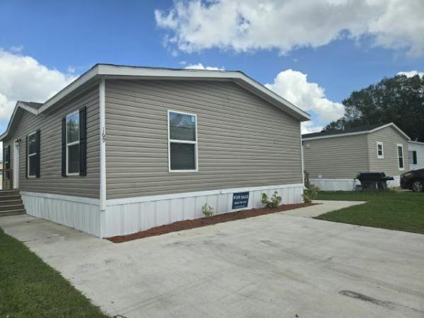 2022 Clayton - Waycross GA Drake 28 x 40 Manufactured Home