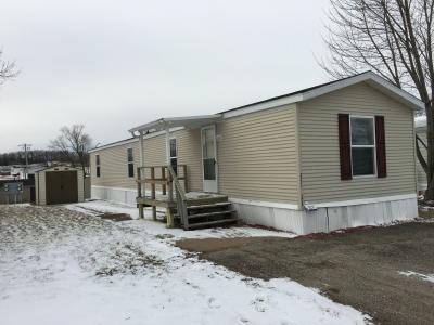 Mobile Home at 3211 W 50th Street Lot 323 Davenport, IA 52806