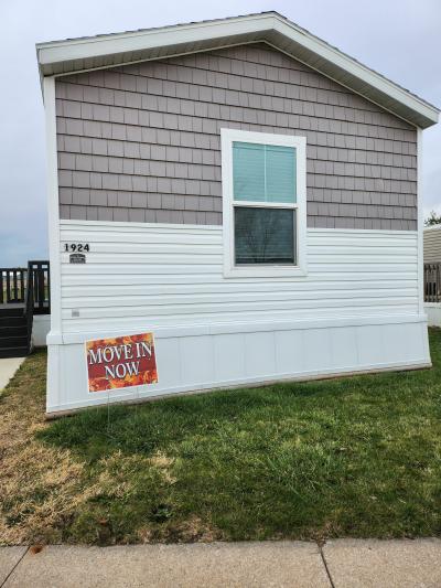 Mobile Home at 1924 Western Drive SW Lot 218 Cedar Rapids, IA 52404