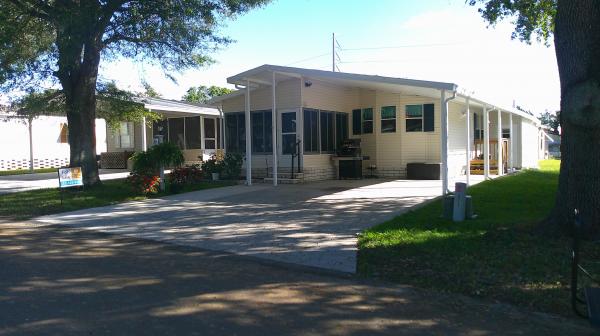 Photo 1 of 2 of home located at 7014 Harbor View Drive Lot 107 Leesburg, FL 34788