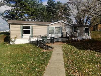 Mobile Home at 111A Jamestown Ave. Valparaiso, IN 46383