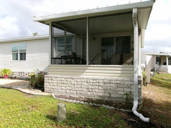 1996 Homes of Merit T887 Mobile Home