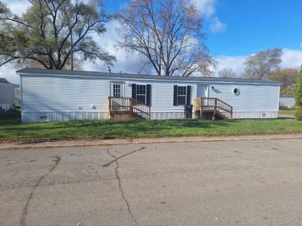 2000 Fairmont Manufactured Home