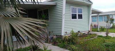 Photo 4 of 9 of home located at 7403 46th Avenue North Saint Petersburg, FL 33709