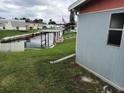 Photo 2 of 8 of home located at 1307 S Parrott Ave Lot 32 Okeechobee, FL 34974