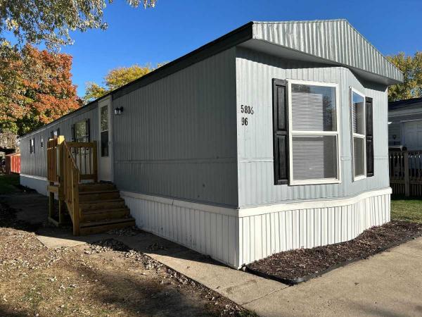 1990 Holly Park Manufactured Home