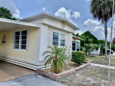 Mobile Home at 13222 Grape Ave Grand Island, FL 32735