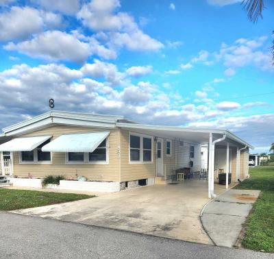 Photo 3 of 21 of home located at 351 Hans Brinker North Fort Myers, FL 33903