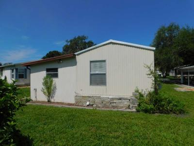 Photo 4 of 29 of home located at 3748 Oakhurst Lane Zephyrhills, FL 33541