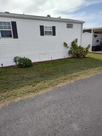 Photo 3 of 8 of home located at 12645 Mornigside Dr Lot 226 Dade City, FL 33525