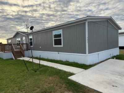 Mobile Home at 7500 Paradise Rd Lot 202 San Antonio, TX 78244