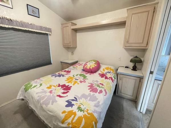 1994 GOLD Manufactured Home