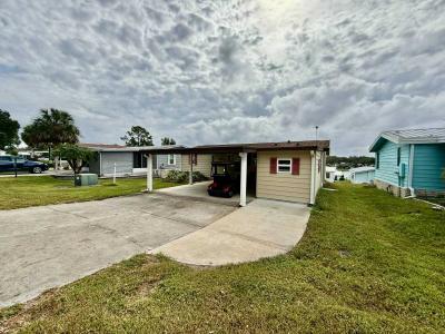 Mobile Home at 104 E Pine Dr Lady Lake, FL 32159