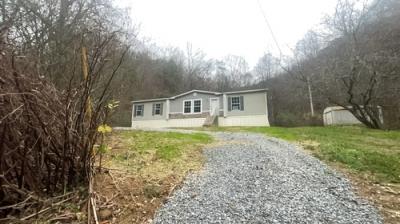 Mobile Home at 400 Cane Holw Whitesburg, KY 41858