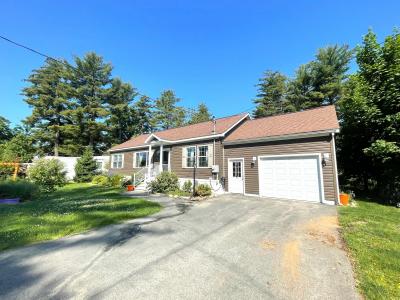 Photo 2 of 12 of home located at 20 Shadycrest Drive Nashua, NH 03062