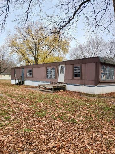 Mobile Home at 1100 W. Locust, Lot 111, Canton, IL 61520