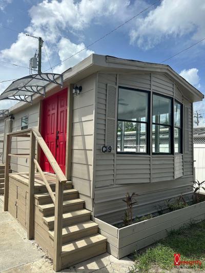 Mobile Home at 624 301 Blvd E, Lot C9 Bradenton, FL 34203