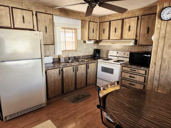 SKYLINE CORP HILLCREST Mobile Home