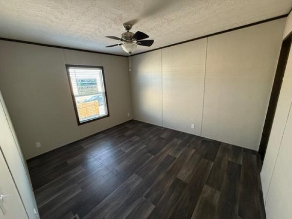 2022 BREEZE FARMHOUSE 38CLB28724BH2 Manufactured Home